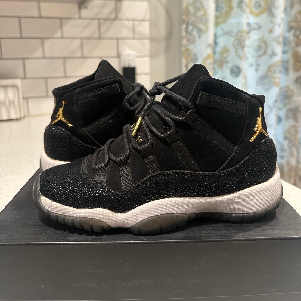 Jordan 11 Retro ‘Heiress Black Stingray’